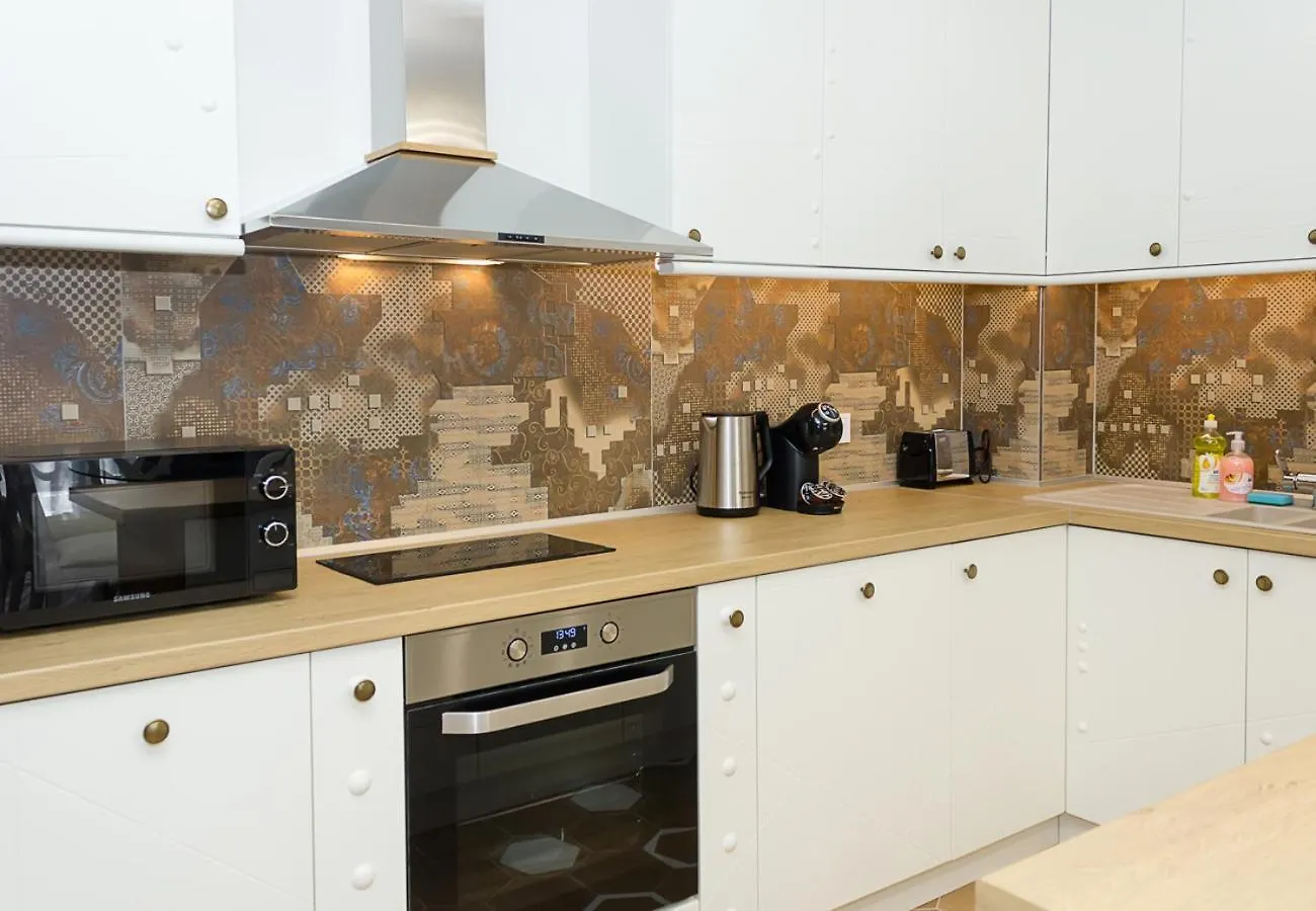 2Bd Home In The Heart Of Varna With Parking - Gold By Flat Mаnаger 0*,  בולגריה